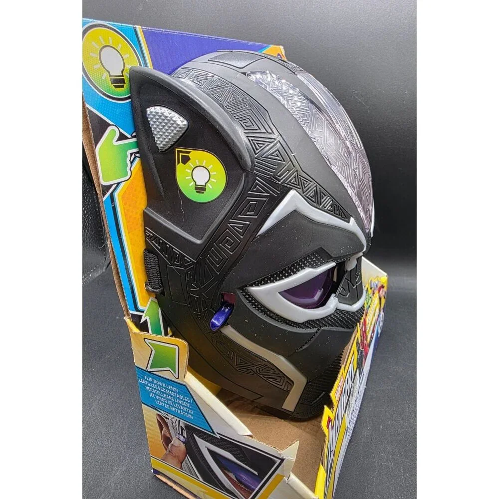 Marvel Avengers Black Panther Vibranium Power FX Mask With Lights & Flip-Down Le